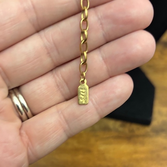 1928 Gold Y-Necklace with heart Accents - Picture 2 of 4